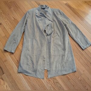 Chic Women's Tan Trench Coat